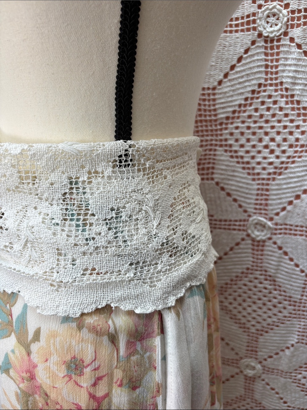 Vintage Doily Lace Belt | Adjustable Waist | Cottagecore Boho - Picture 8 of 10